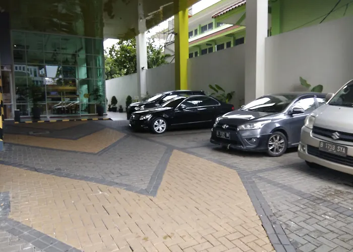 Maxonehotels At Kramat Jakarta